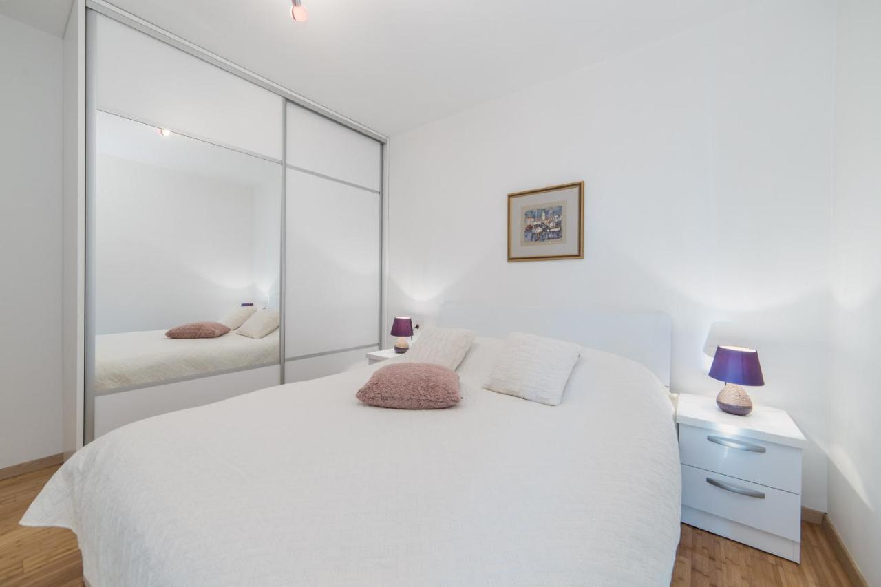 Apartments Crystal Makarska Bagian luar foto