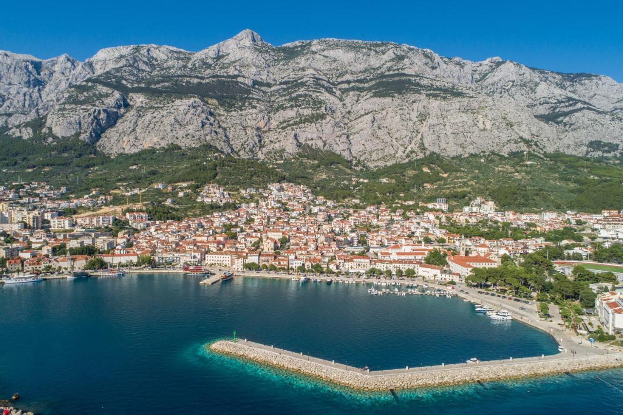 Apartments Crystal Makarska Bagian luar foto
