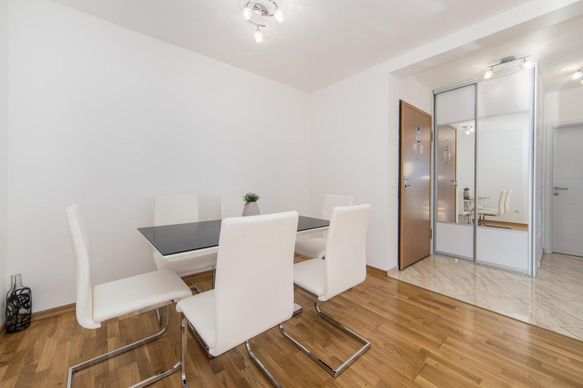 Apartments Crystal Makarska Ruang foto