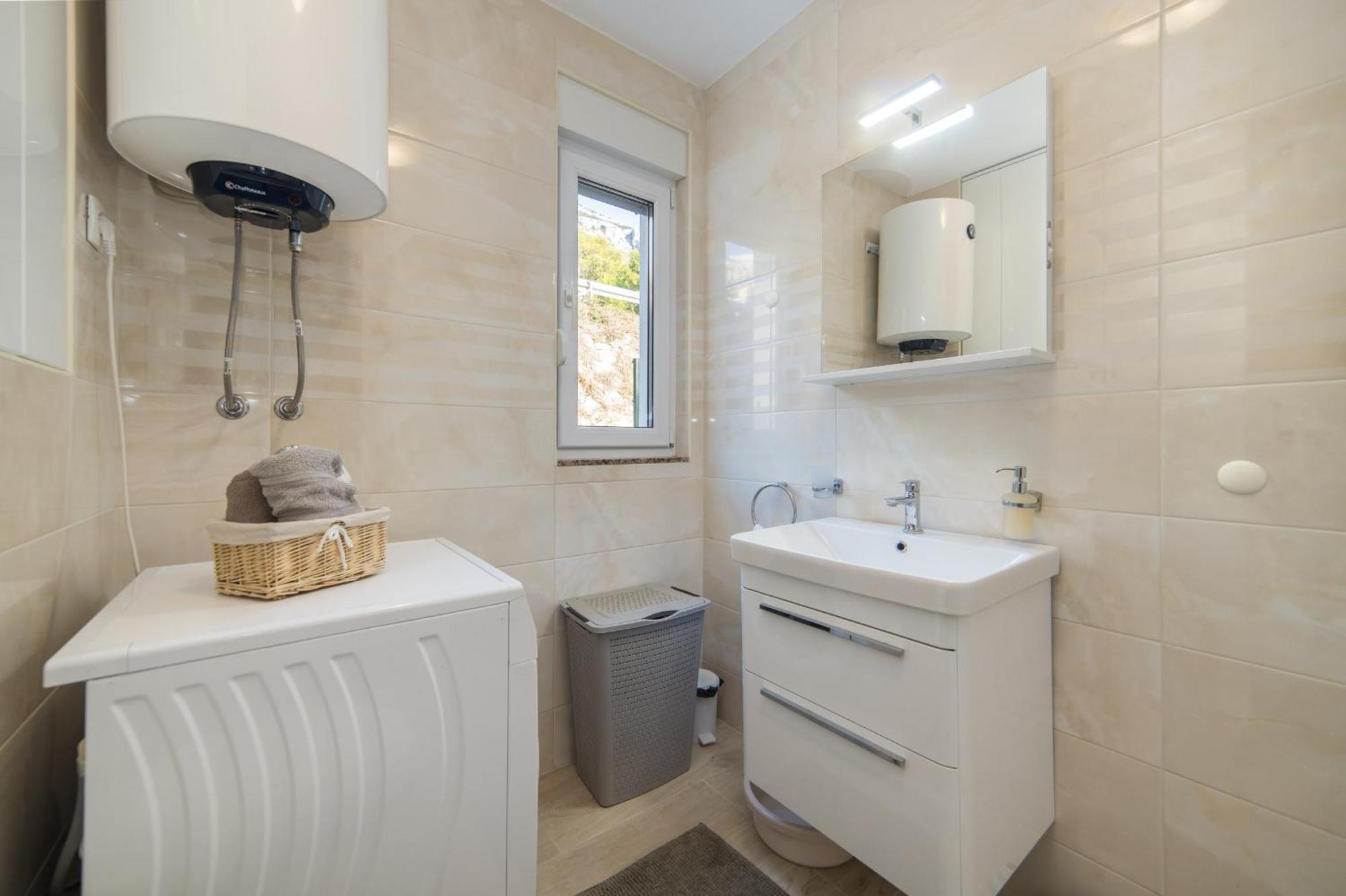 Apartments Crystal Makarska Ruang foto