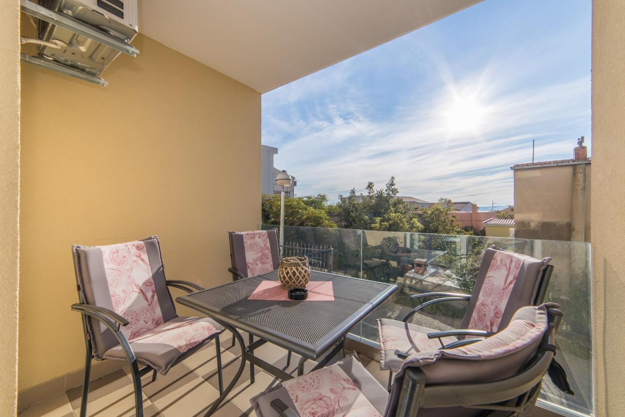 Apartments Crystal Makarska Ruang foto
